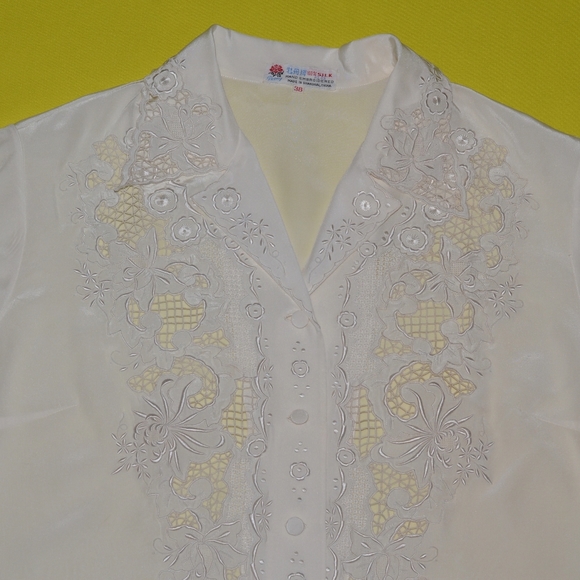 Vintage Silk Blouse by PEONY. Hand Embroidered. Made in Shanghai, China. 1950s - Picture 9 of 12